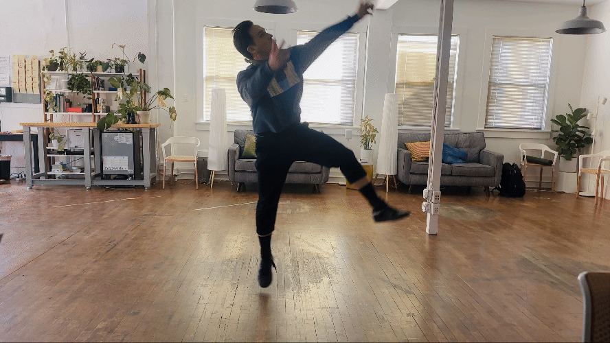 A gif of Dan(cing).