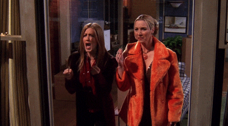 Gif mostra Phoebe e Rachel, da série Friends, chocadas porque viram algo e a legenda: NOOOO, OH MY EYES