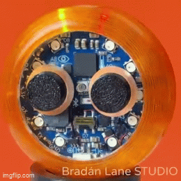 Circular Bluetooth presentation clicker with two buttons
